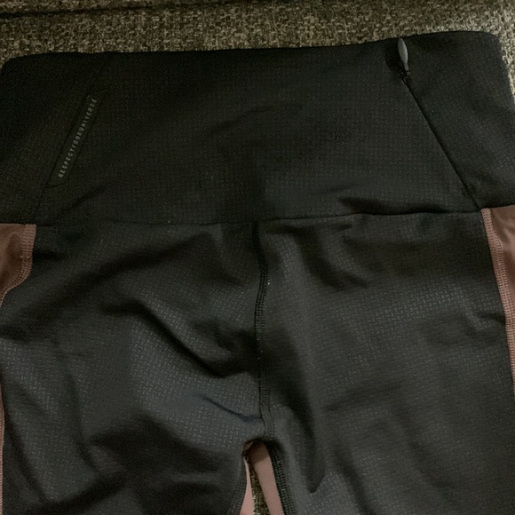 RYU Cardio Capri with pockets in the waistband - Picture 5 of 6